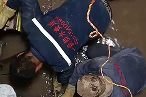 广西电梯井堵漏施工视频